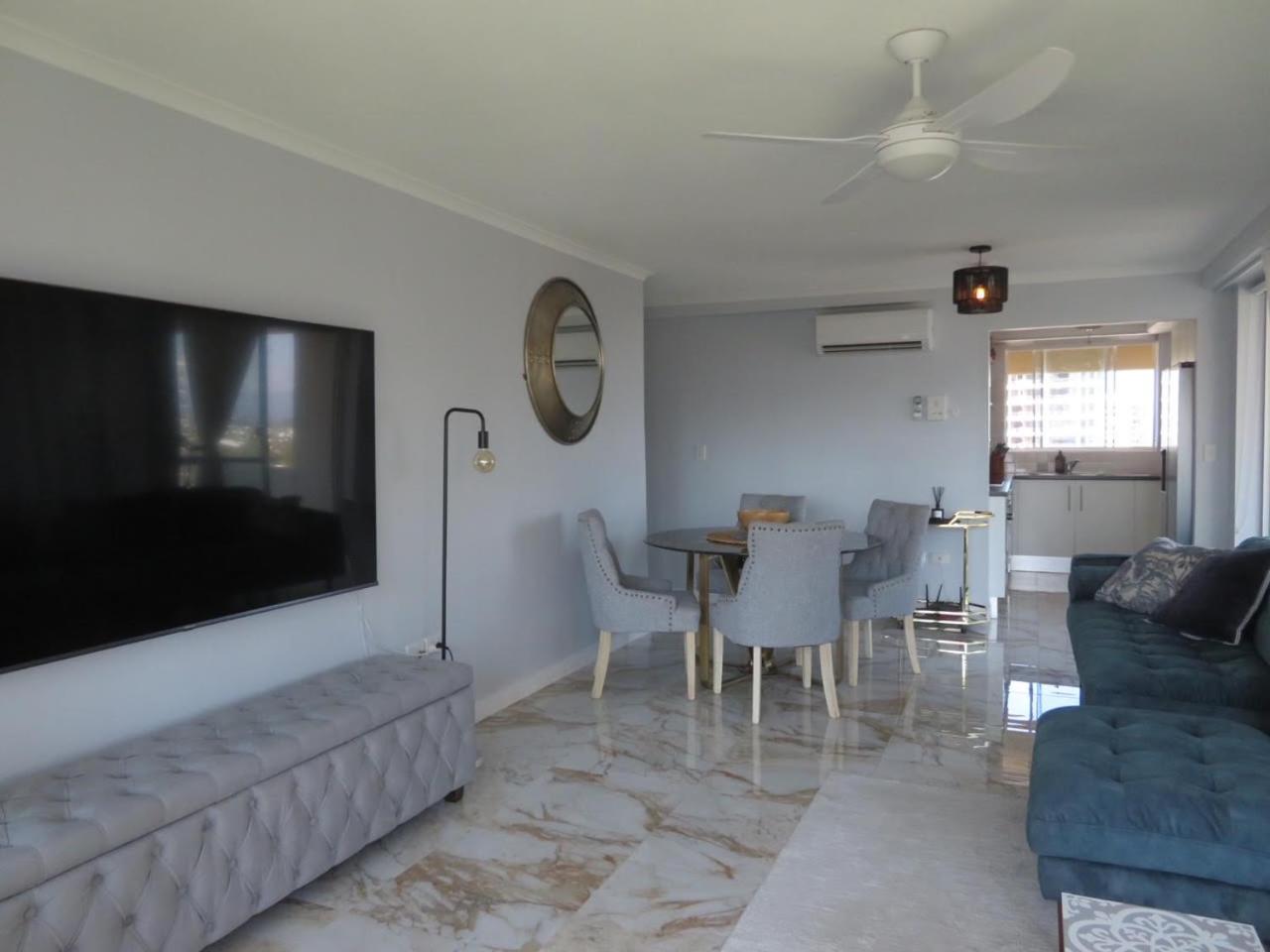 Surfers Beachside Holiday Apartments Gold Coast Pokoj fotografie